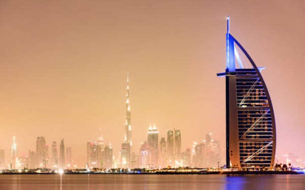 Khách Sạn Buồm Burj Al Arab: Bên Trong Có Gì, Giá Phòng Và Cách Tham Quan