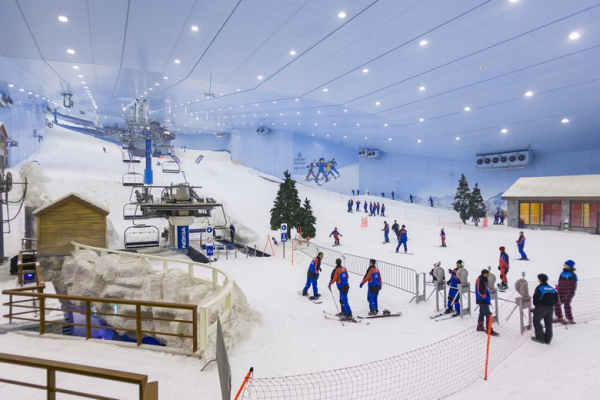 Sân Trượt Tuyết Trong Nhà Ski Dubai Có Gì Lạ? Trải Nghiệm Và Giá Vé