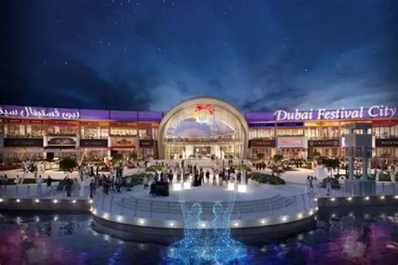 Không khí mua sắm giảm giá tại Lễ hội Dubai Summer Surprises