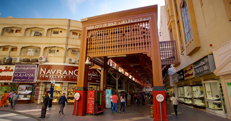 Chợ Vàng Gold Souk ở Deira với các cửa hiệu vàng rực rỡ