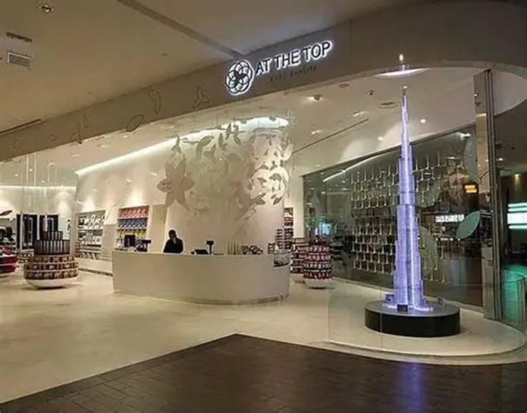Khu mua vé At the Top ở tầng trệt Dubai Mall