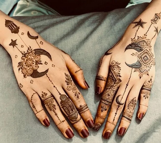 Họa tiết henna hình trăng lưỡi liềm và hoa văn truyền thống trên lòng bàn tay