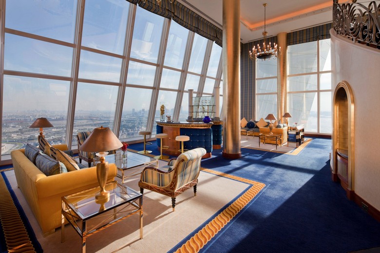 Suite hai tầng nhìn ra vịnh Ba Tư trong Burj Al Arab