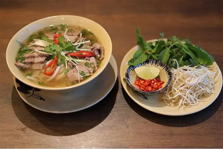 Một tô phở bò tại nhà hàng Việt Nam ở Dubai