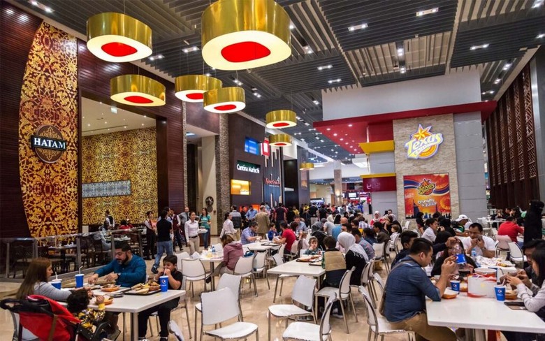 Khu ẩm thực đa dạng món châu Á trong trung tâm thương mại Dubai
