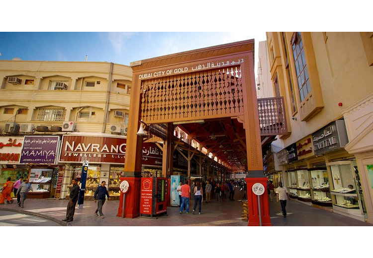 Chợ Vàng Gold Souk ở Deira với các cửa hiệu vàng rực rỡ