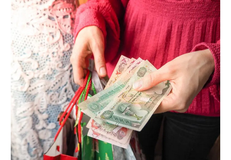 Đồng Dirham UAE và hóa đơn mua sắm
