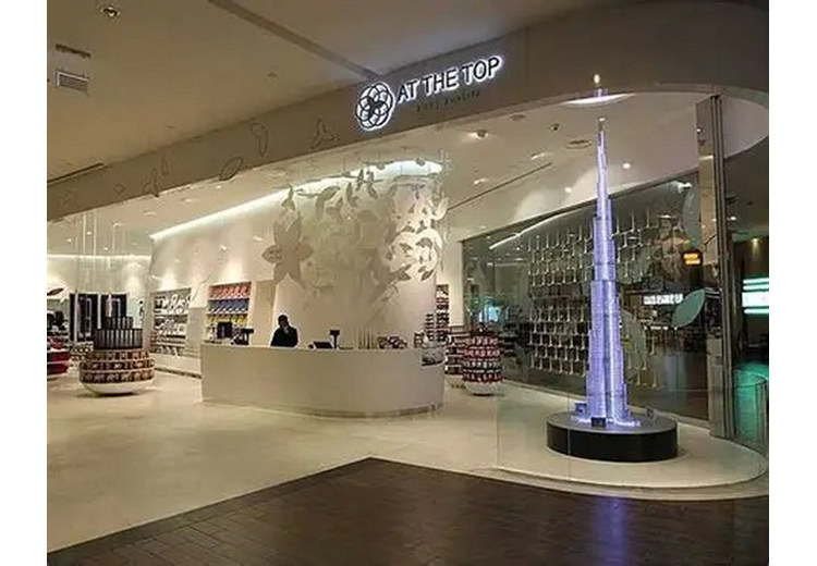Khu mua vé At the Top ở tầng trệt Dubai Mall