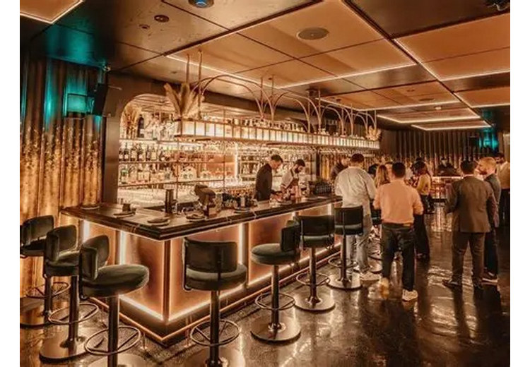 Quầy bar có giấy phép bên trong một khách sạn ở Dubai