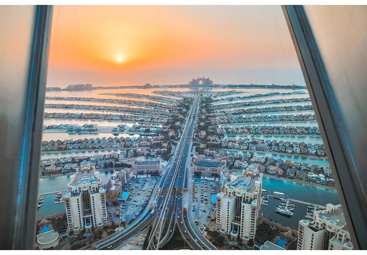 Tầm nhìn 360 độ ra hình cây cọ từ đài quan sát The View at The Palm
