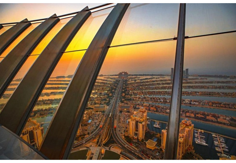 Tầm nhìn đường chân trời Dubai và vịnh Ba Tư nhìn từ đài quan sát