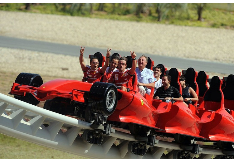 Tàu lượn Formula Rossa tại công viên Ferrari World Abu Dhabi