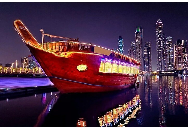 Thuyền dhow truyền thống trên kênh Dubai Creek đầu thế kỷ 20