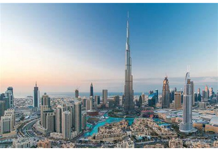 Toàn cảnh Dubai với tháp Burj Khalifa và các tòa nhà chọc trời