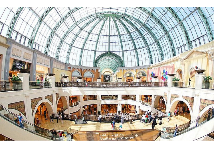 Trung tâm thương mại Dubai Mall lộng lẫy với khu hàng hiệu