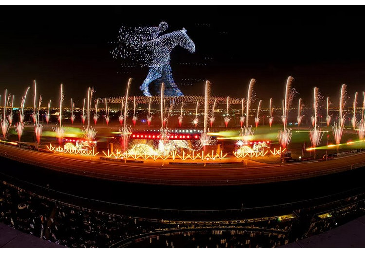  Trường đua Meydan Racecourse rực sáng vào đêm diễn ra Dubai World Cup